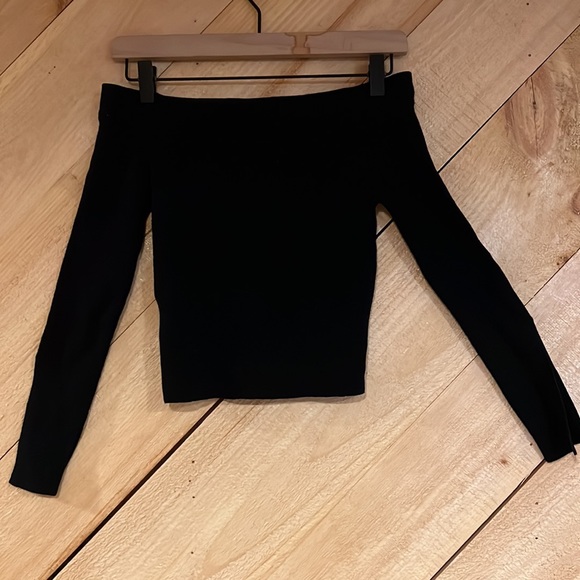 Womens Off Shoulder Black Knit Top Size Large - Picture 3 of 4